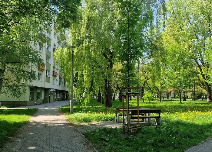 Zielona Nowa Huta Apartment by BookingHost